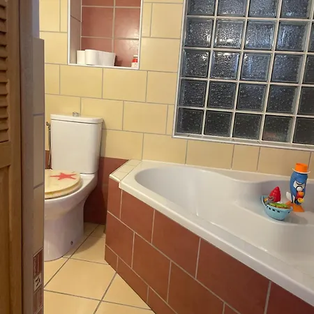 La Maison Jaune - 4 - 7 Personnes - Au Calme بيت للعطل