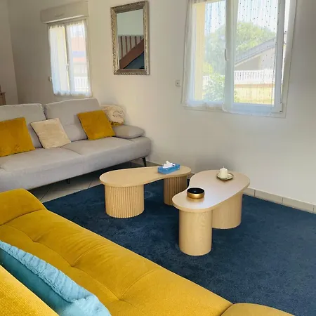 La Maison Jaune - 4 - 7 Personnes - Au Calme بيت للعطل Saint-Amand-sur-Fion